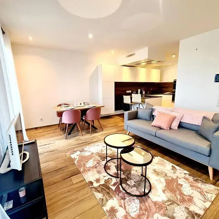 Apartamento Two Bedroom Featuring Terrace And Parking