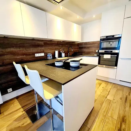 Two Bedroom Featuring Terrace And Parking Lejlighed *