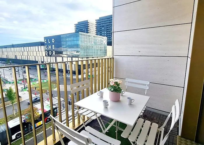 Апартаменты Two Bedroom Featuring Terrace And Parking Люксембург