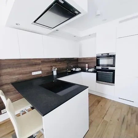 Two Bedroom Featuring Terrace And Parking *