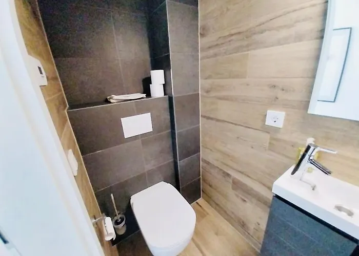 Two Bedroom Featuring Terrace And Parking شقة *